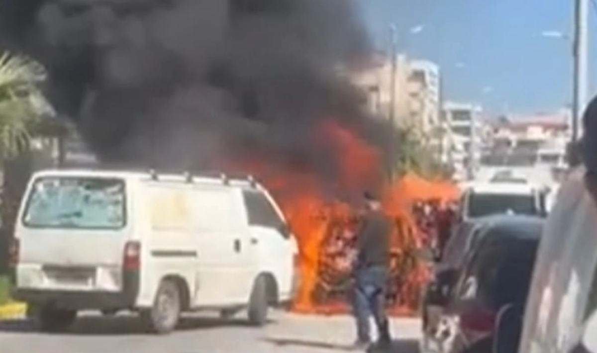 Αναστάτωση στον Άλιμο: Άφησε το αμάξι του για να πάει στη λαϊκή και έπιασε φωτιά (φωτο)