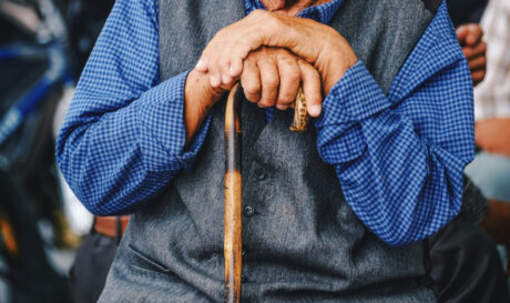 Ηλικιωμένος NEO