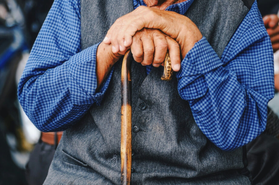 Ηλικιωμένος NEO