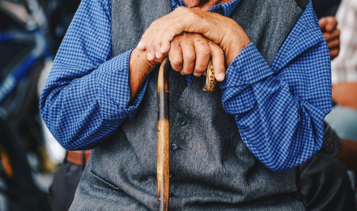 Ηλικιωμένος NEO