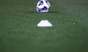 Σοβαρά επεισόδια σε αγώνα στη Θεσσαλονίκη: Άγρια συμπλοκή μεταξύ οπαδών και ποδοσφαιριστών