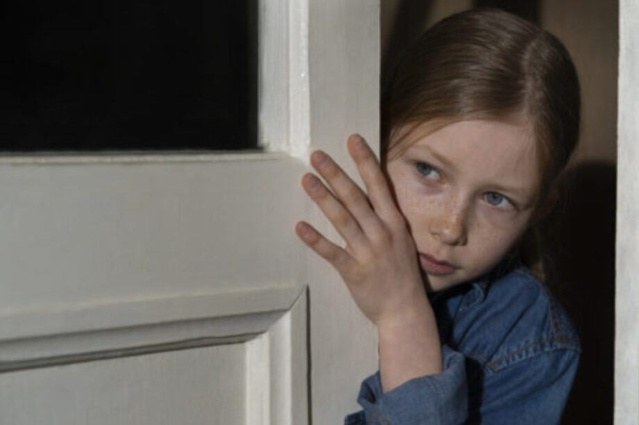 νεο βια κακοποίηση παιδιού