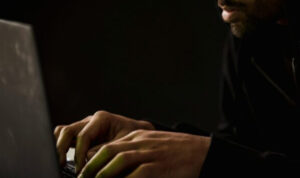 Νέο έξυπνο τέχνασμα εφαρμόζουν οι τηλεφωνικοί απατεώνες – Υπάρχουν θύματα και στην Κρήτη