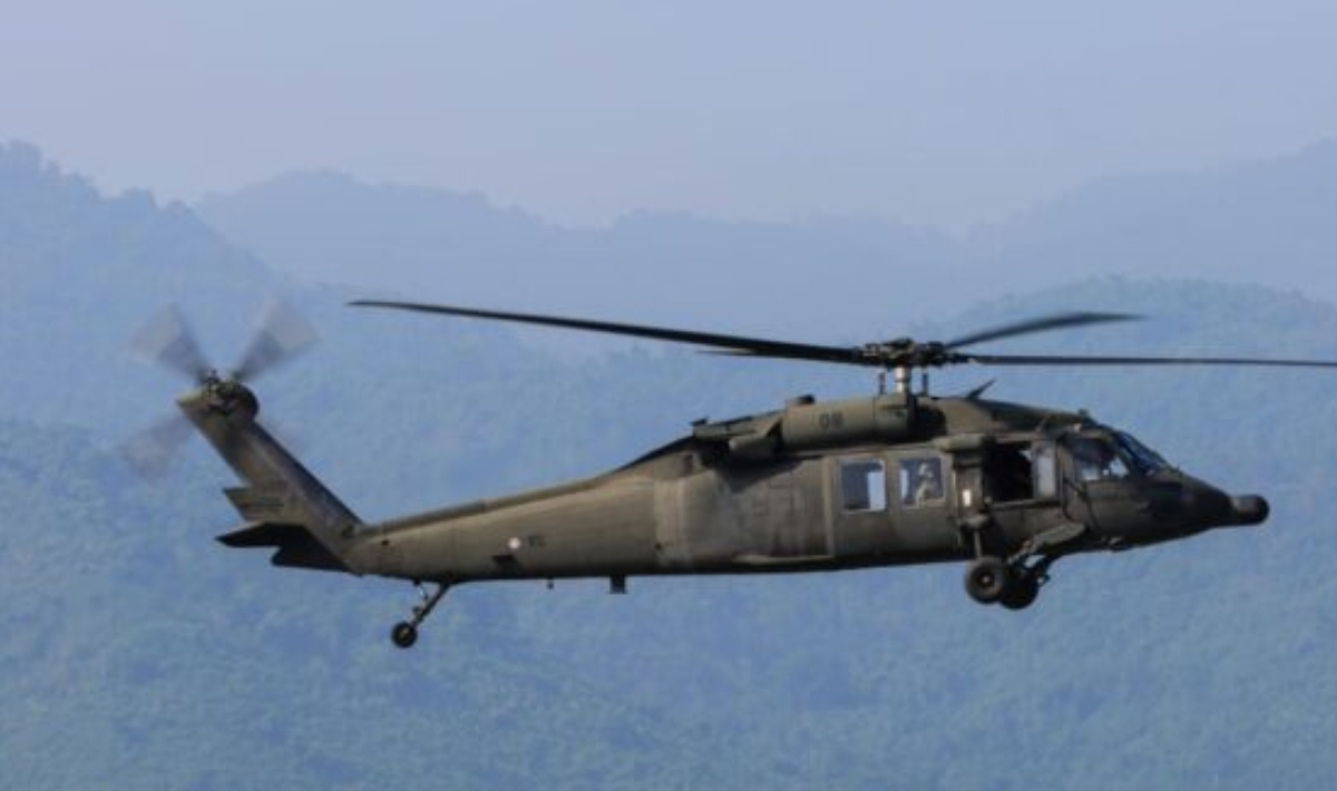 στρατιωτικο αεροπλανο