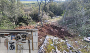 Θεσσαλονίκη: Παραβίαζαν αρχαιολογικούς χώρους με 4Χ4 και έσκαβαν για να εντοπίσουν αρχαία (φωτο)