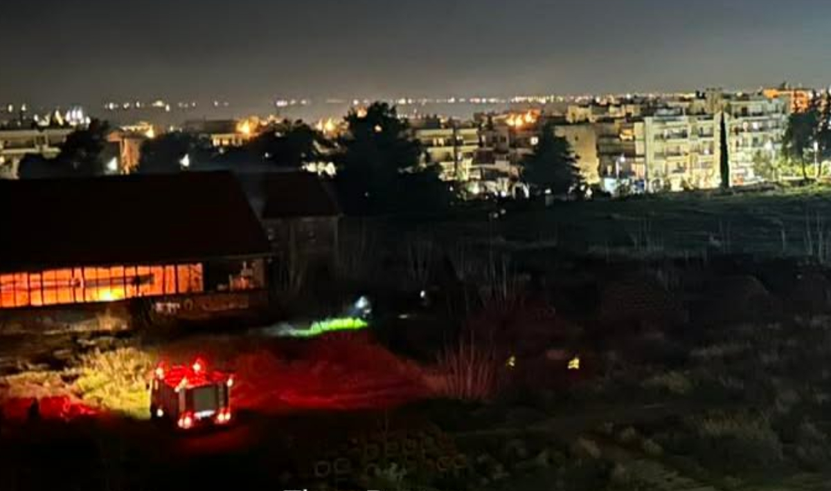 Θεσσαλονίκη: Φωτιά στην ιστορική κεραμοποιία Αλλατίνη (φωτογραφίες)