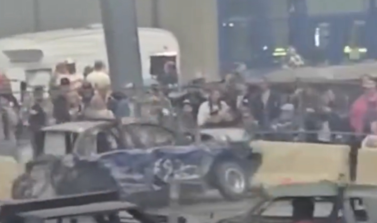 Σοκ στις ΗΠΑ! Αγωνιστικό αυτοκίνητο πέφτει πάνω σε θεατές  (βίντεο)