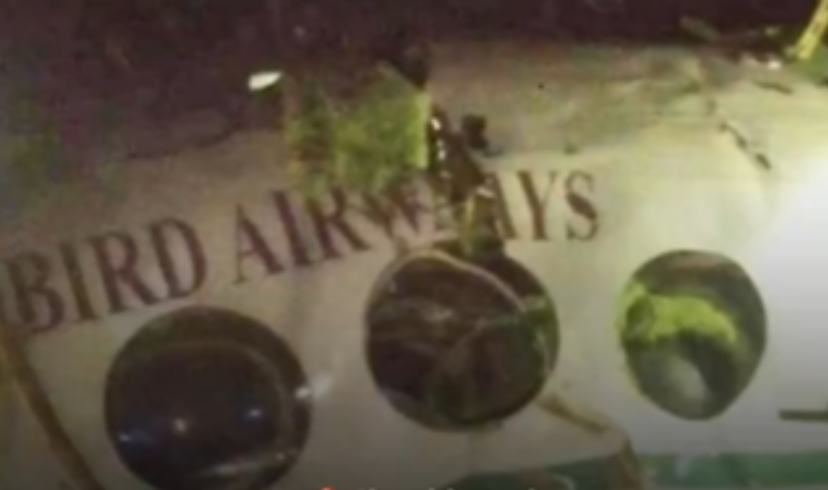 Αεροσκάφος διακομιδής ασθενών συνετρίβη στην Ινδία – Δεν είναι σαφές αν υπάρχουν επιζώντες (βίντεο)