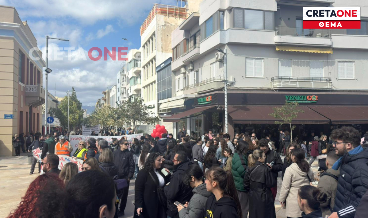 3 χρόνια από τα Τέμπη: Πλήθος κόσμου στην Πλ. Ελευθερίας – Κοινό αίτημα για Δικαιοσύνη (φωτο – βίντεο)