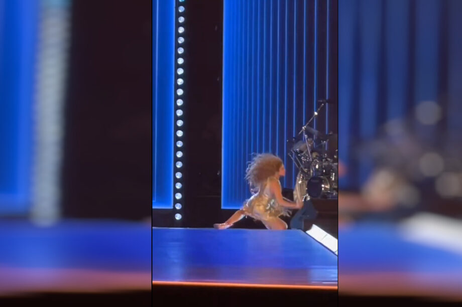 Ατύχημα επί σκηνής για τη Σακίρα, συνέχισε ατάραχη την παράστασή της (βίντεο)