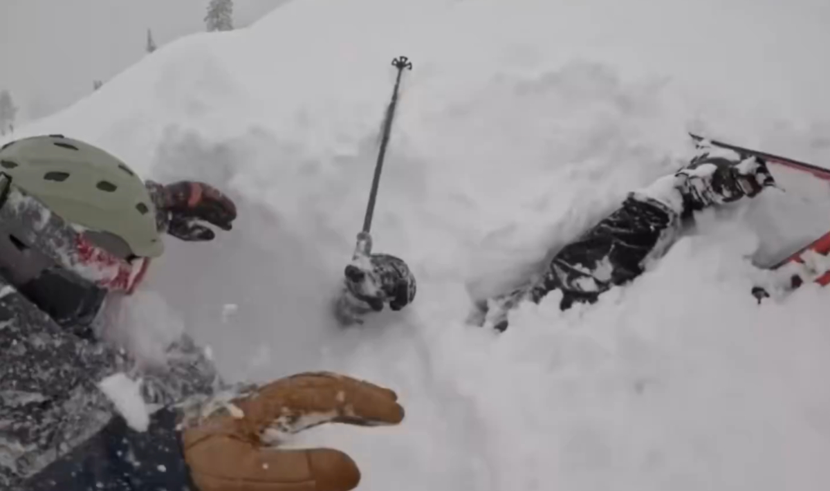 Η στιγμή δραματικής διάσωσης σκιέρ στην λίμνη Τάχο (βίντεο)