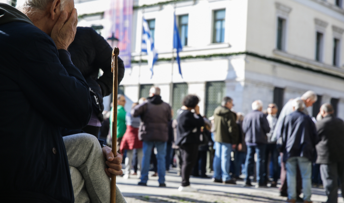 Καμία αύξηση των ορίων ηλικίας συνταξιοδότησης για το 2027 τονίζουν από το Υπουργείο Εργασίας