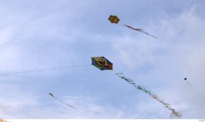 Ρόδος: Το έθιμο του χαρταετού εμπόδιζε την προσγείωση αεροσκάφους!