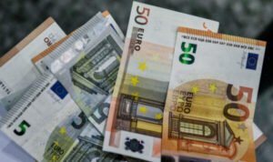 Επίδομα 70 ευρώ για smartphone: Ποιοι έχουν δικαίωμα να το λάβουν