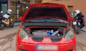 Ταυτοποιήθηκε 30χρονος για επικίνδυνη οδήγηση και «κόντρες» στην Αττική – Βίντεο στα social media τον πρόδωσαν