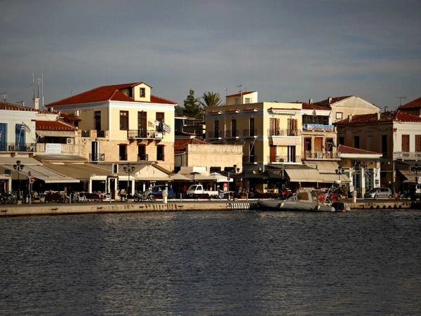 Στα όριά τους οι κάτοικοι της Αίγινας: Εδώ και δύο μήνες χωρίς πόσιμο νερό το νησί