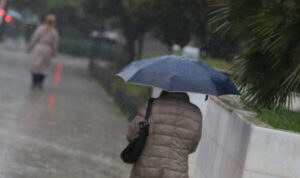 Καιρός: Καθαρά Δευτέρα με βροχές στην Κρήτη με 7 μποφόρ