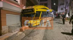 Πετράλωνα: Τρόλεϊ έπεσε σε πολυκατοικία – Τραυματίας ο οδηγός