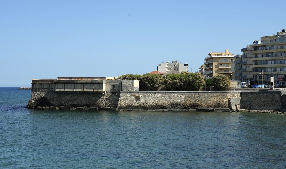 παράκτια ενετικά τείχη Ηράκλειο