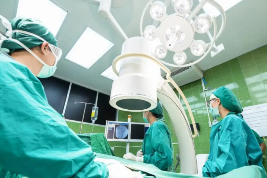 επεμβαση νεο