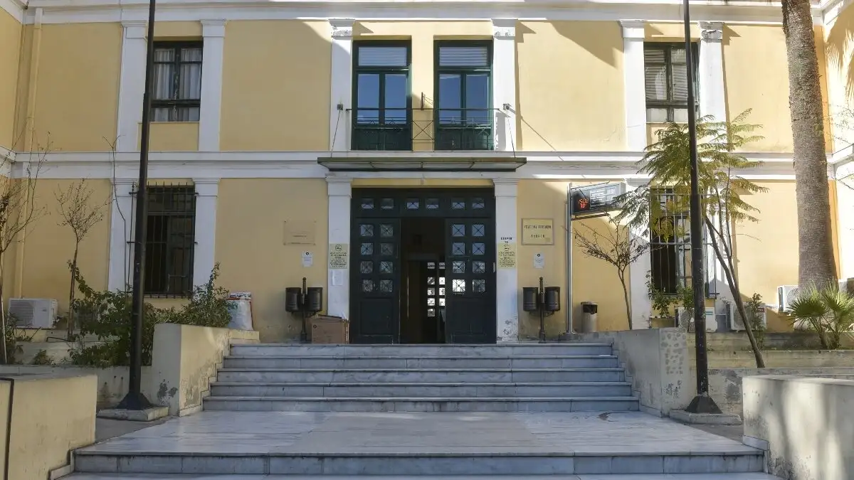 Σε πειθαρχικό έλεγχο ο δικηγόρος με το όπλο στην Ευελπίδων