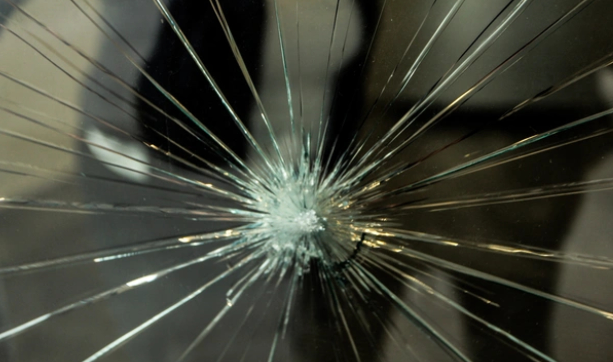 Σπασμένο τζάμι