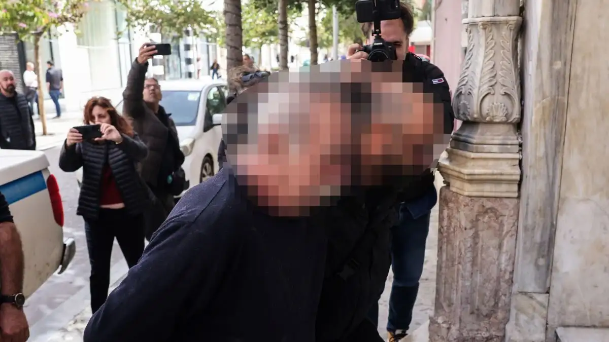 Ηράκλειο: Στο δωμάτιο του δράστη βρέθηκαν τα κλειδιά του αυτοκινήτου για τα οποία έγινε η στυγερή αδελφοκτονία