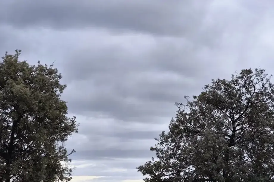 μουντος καιρος