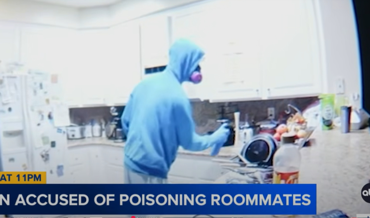 Καλιφόρνια: Άνδρας ψέκασε με σπρέι δηλητήριο στο φαγητό των συγκατοίκων του για να τους σκοτώσει (Βίντεο)