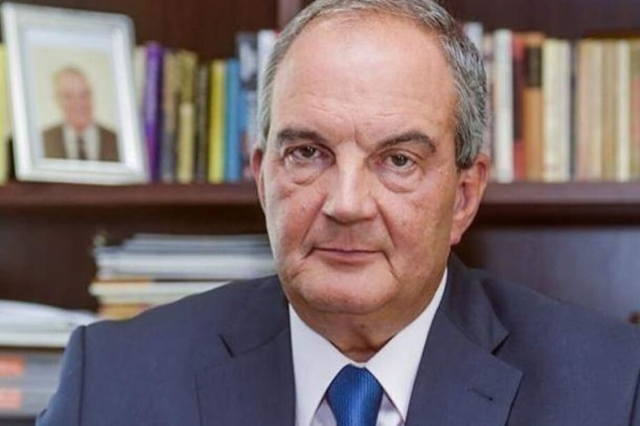 καραμανλης νεο