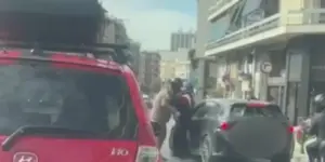 Ένταση στη Μεσογείων: Μοτοσικλετιστής επιτέθηκε σε οδηγό ΙΧ μετά από καυγά – Τού γύρισε το χέρι