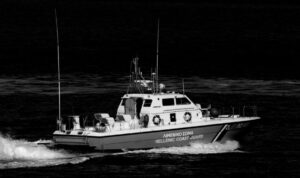 Εισροή υδάτων σε σκάφος βορειοανατολικά της Σύρου