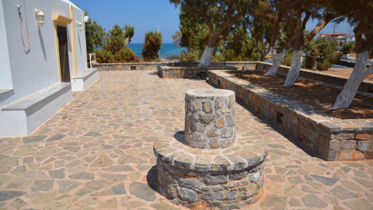 εκκλησάκι των γάμων