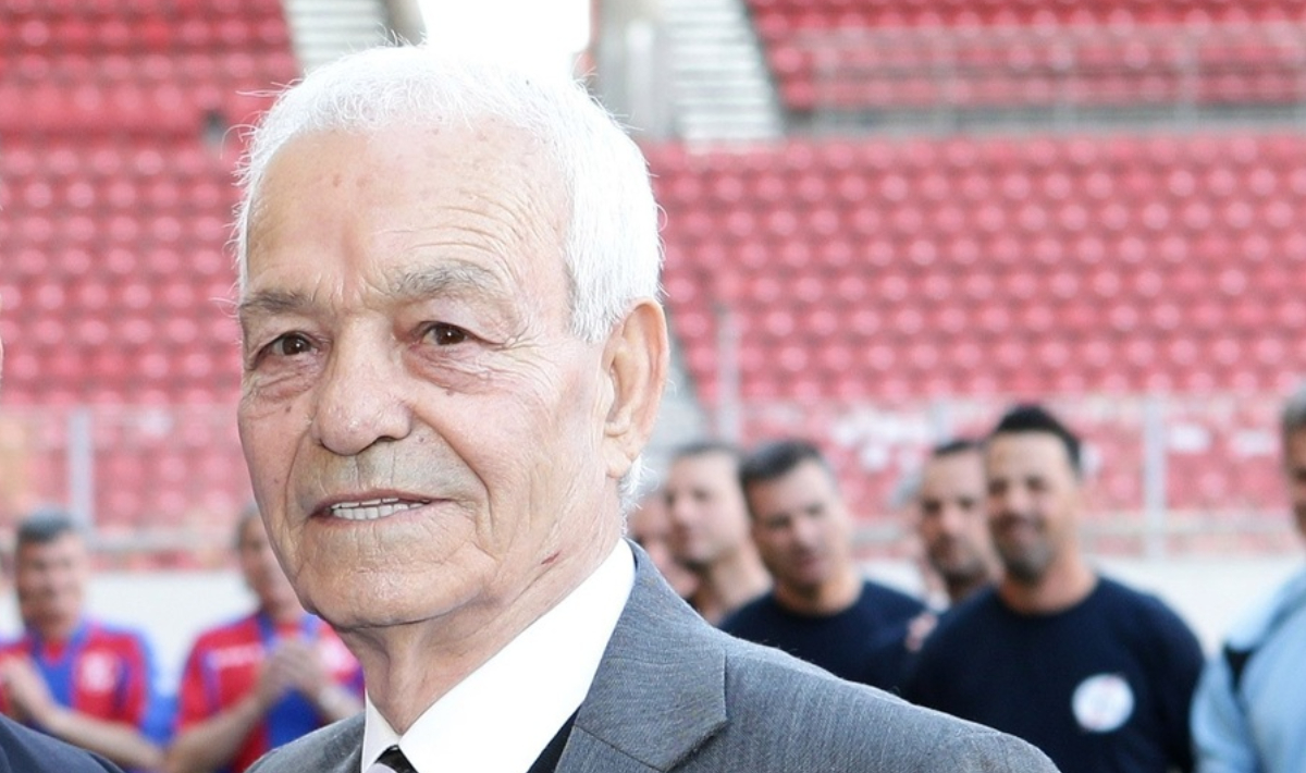 Πένθος στον Ολυμπιακό: «Έφυγε» στα 89 του ο θρυλικός Σωτήρης Γκαβέζος