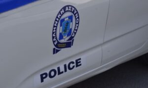Λεωφόρος Βουλιαγμένης: Συνελήφθη αστυνομικός που είχε στην κατοχή του παράνομα όπλα