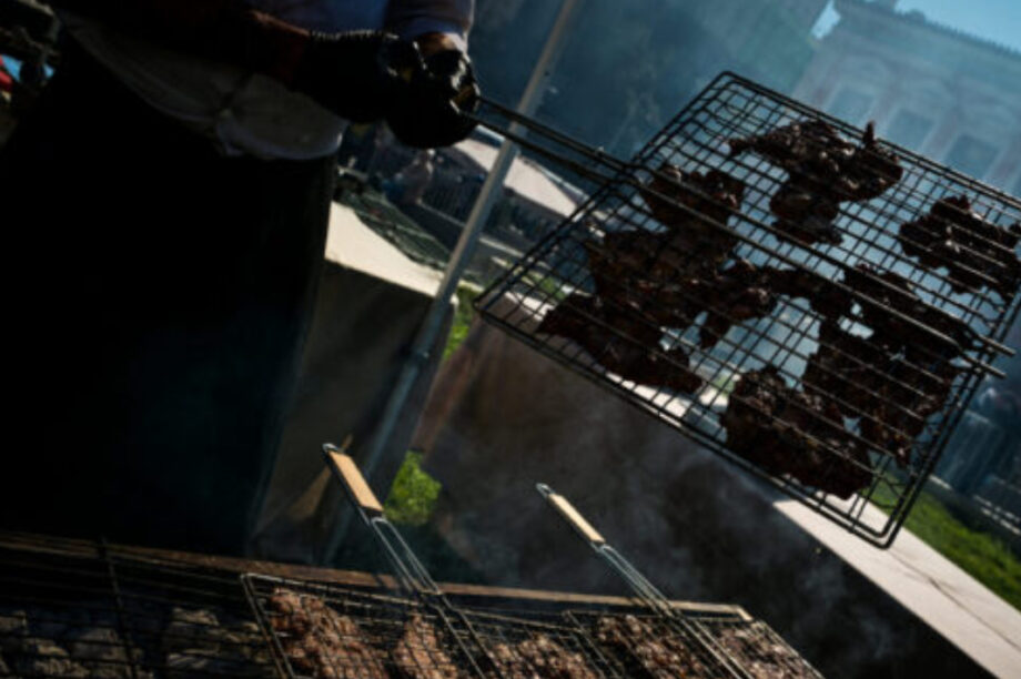 Τσικνοπέμπτη ψήσιμο