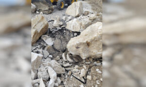 Κλειστός ο δρόμος Τέρτσα–Μύρτος λόγω κατολισθήσεων – Μεγάλοι βράχοι στο οδόστρωμα (φωτογραφίες)