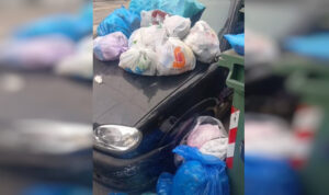 Κάτοικοι τιμώρησαν οδηγό που πάρκαρε παράνομα – Δείτε τι του άφησαν στο αυτοκίνητο