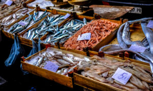 Κρήτη: «Βροχή» οι καταγγελίες για υπερβολικό πάγο σε κατεψυγμένα θαλασσινά