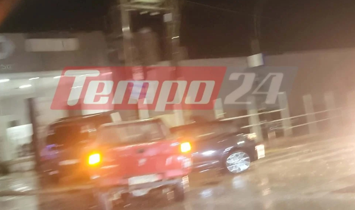 Γερό τρακάρισμα στην Πάτρα – Ενεπλάκησαν 3 οχήματα (φώτο)