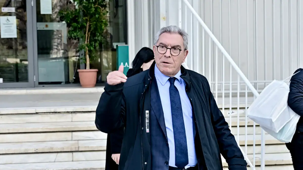 Ένταση στη δίκη για τα Τέμπη: «Εγώ δεν παίζω θέατρο», είπε ο Καπερνάρος