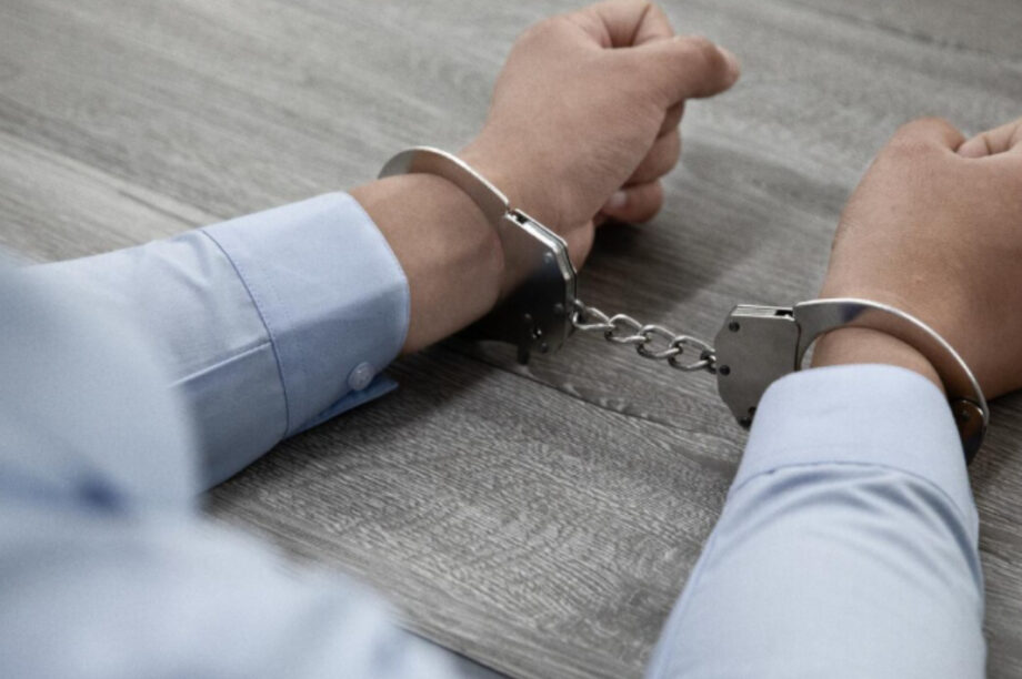 χειροπέδες συλληψη αστυνομια