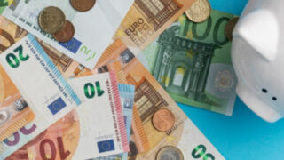 ΧΡΗΜΑΤΑ ΣΥΝΤΑΞΕΙΣ