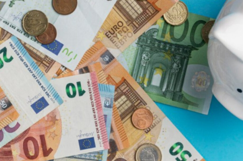 ΧΡΗΜΑΤΑ ΣΥΝΤΑΞΕΙΣ