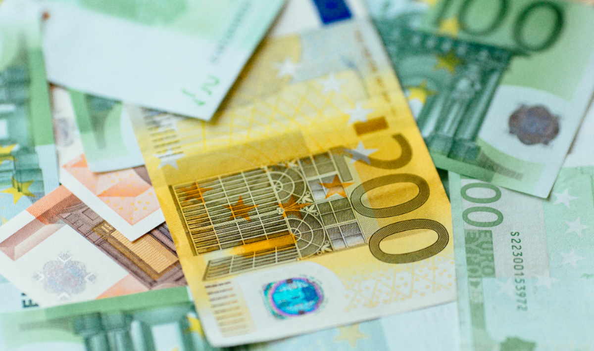 «Κλείδωσε» στα 930€ ο νέος κατώτατος μισθός – Στο τραπέζι και πρόσθετη αύξηση 20€