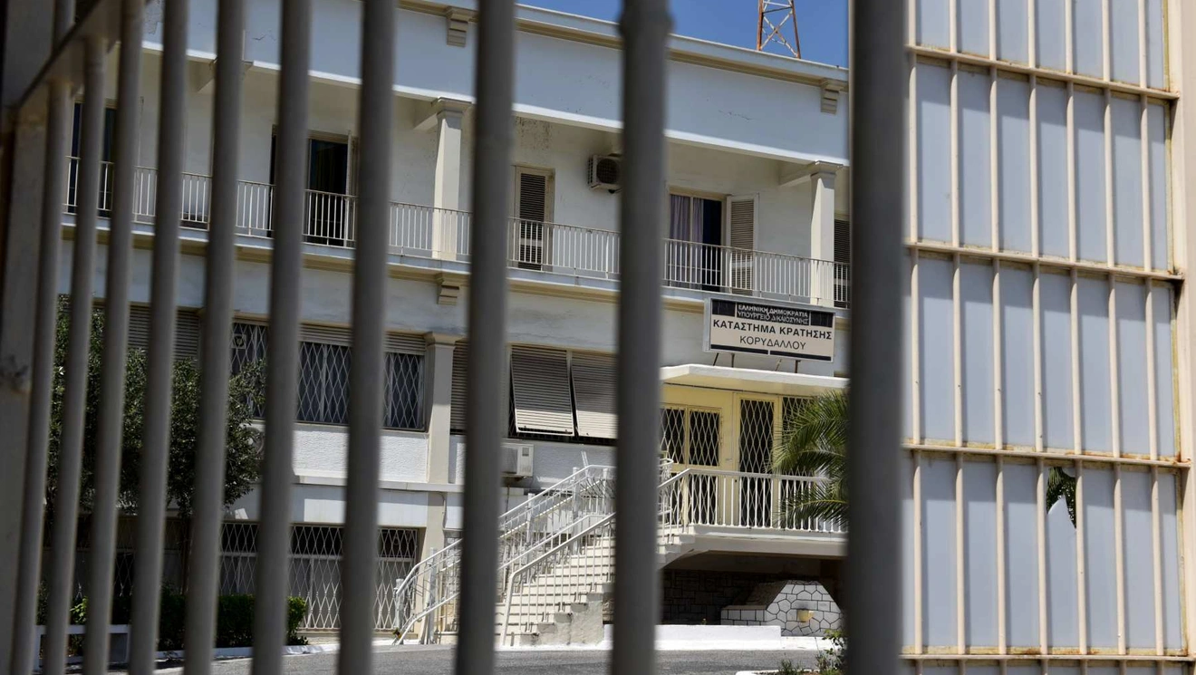 Ο γυναικοκτόνος που προσπάθησε να σκοτώσει τον «σφαγέα της Άρτας» και αυτοκτόνησε στο κελί του