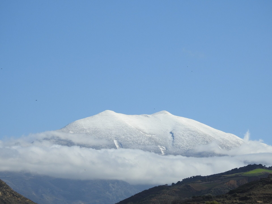 Η κακοκαιρία έφερε ξανά χιόνια στις κορυφές του Ψηλορείτη (φωτο)