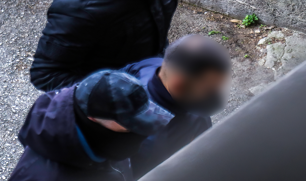 Σε δίκη ο 23χρονος που μαχαίρωσε νεαρό στην Καλαμαριά – Απολογείται και ο φίλος του θύματος