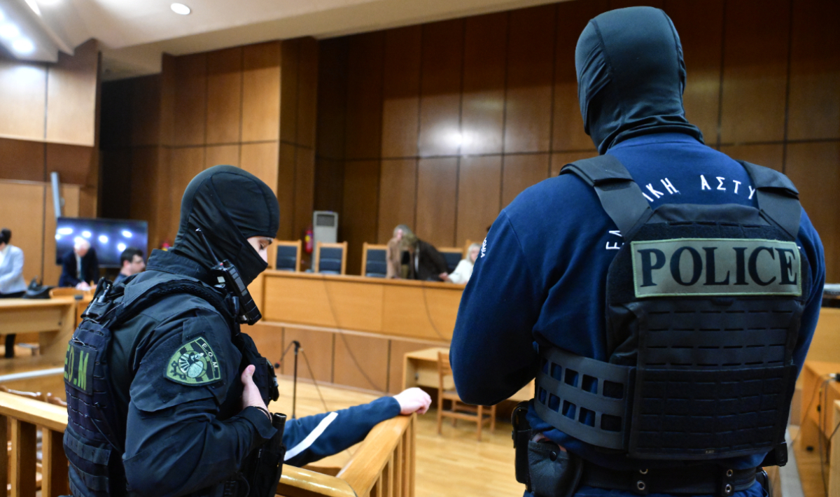 Χρυσή Αυγή: Στη φυλακή η Ελένη Ζαρούλια, η σύζυγος του Νίκου Μιχαλολιάκου