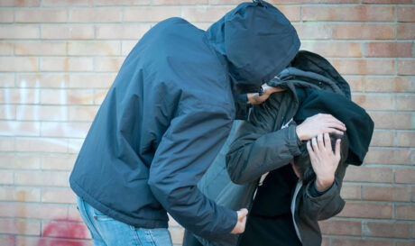 Μπούλινγκ Βία ανηλίκων ΝΕΟ